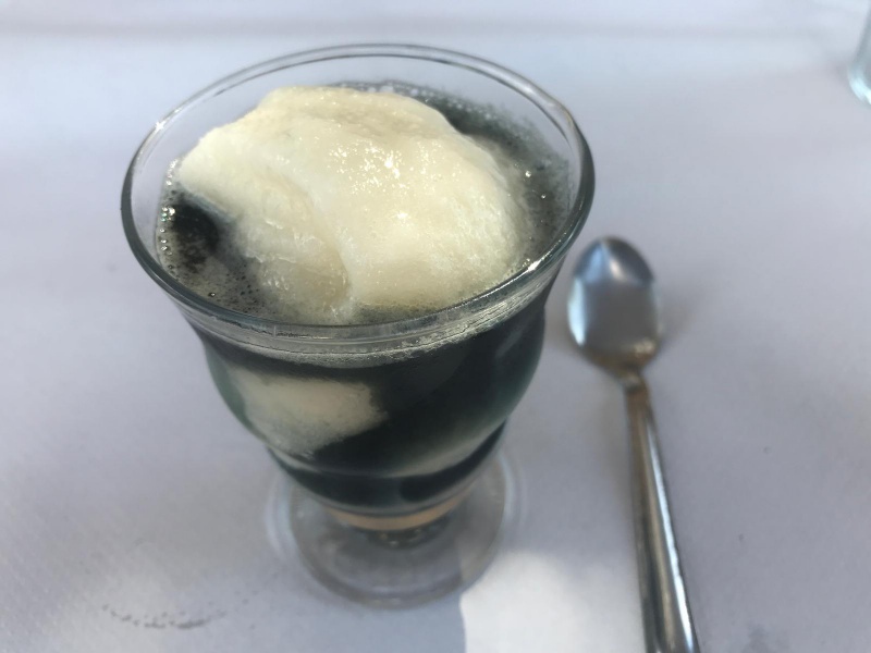 Sorbete de limón al vodka negro