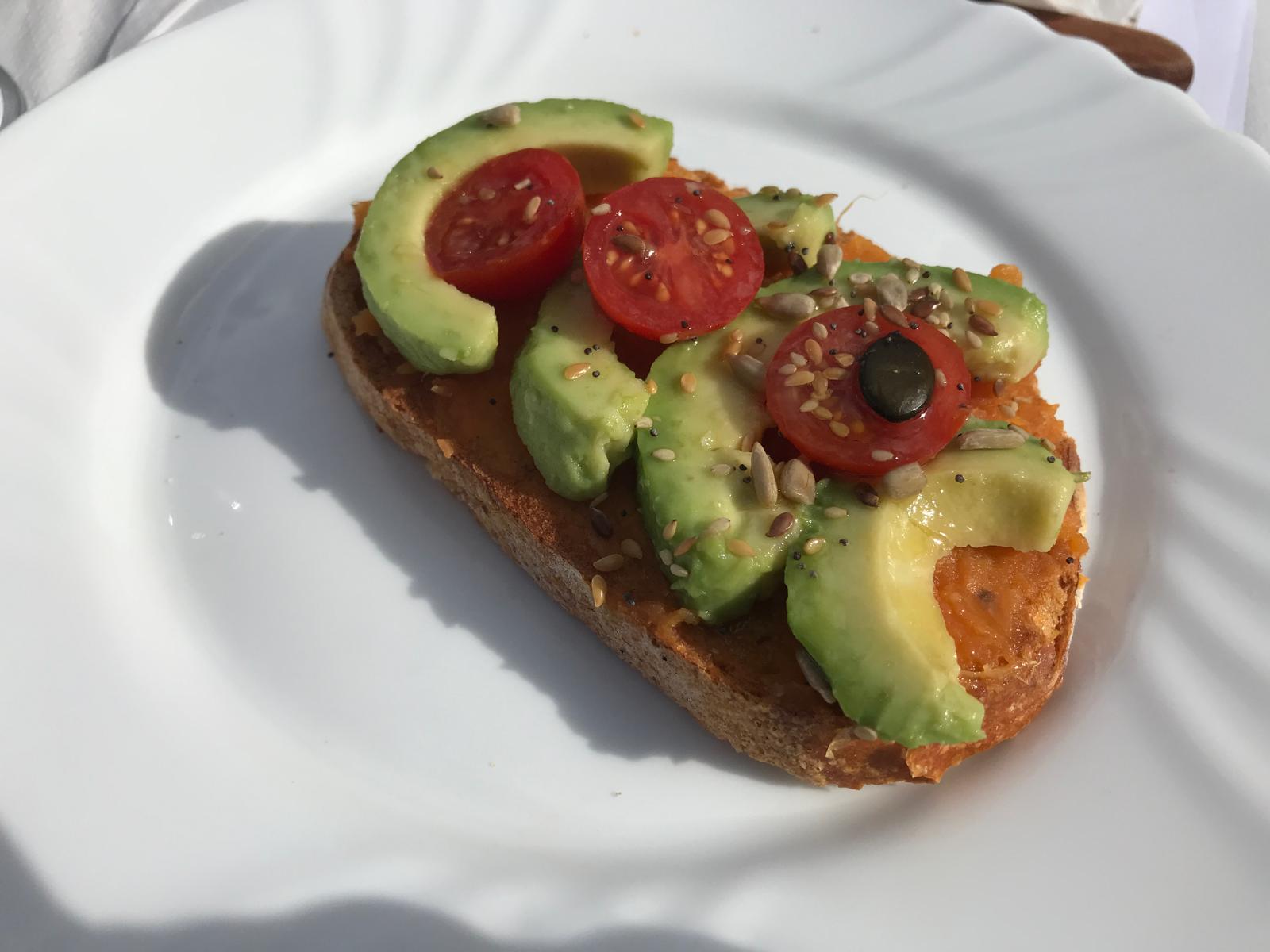 Tosta de boniato y aguacate